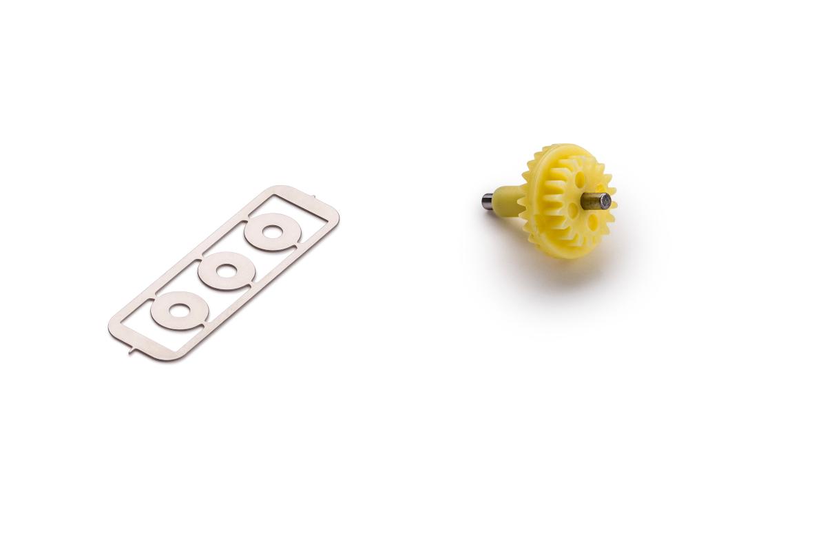 Slot.it - Reggio Emilia - Plastic bevel gear Z25/Z17 with shaft and spacers - yellow - PGI2518-bg